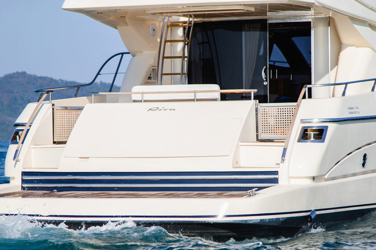 Аренда яхты Riva 70 Dolce Vita Aria Blue на Пхукете